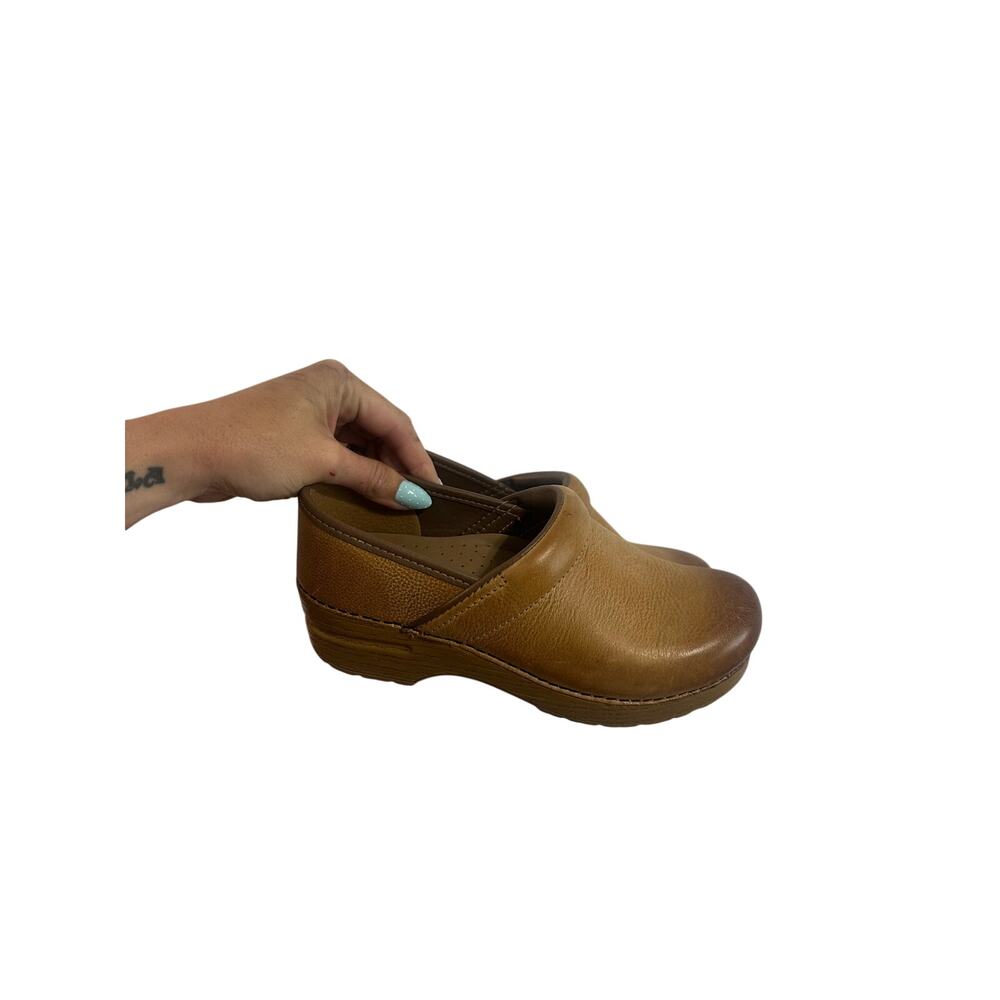 Dansko Womens Professional Honey Distressed Leather Clogs Shoes EU 37/US 6.5-7